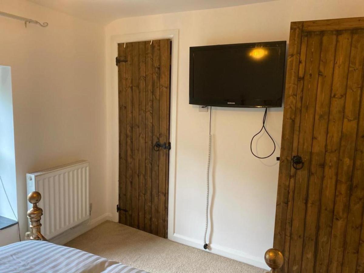 2-Bed Cottage In In Welsh Valley Nr Swansea Exterior photo